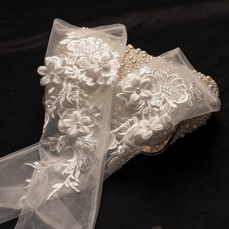 White Bridal Mesh Embroidered  - String Of Pearls Plant recension och pris